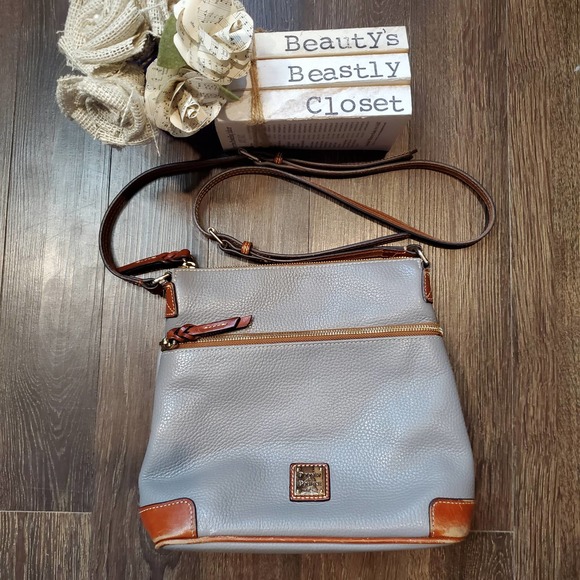 Dooney & Bourke Handbags - Dooney Bourke Gray Large Pebble Grain Leather Zipper Adjustable Crossbody Purse